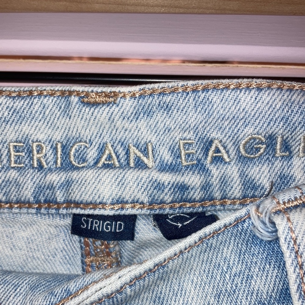 American Eagle Distressed Hem Size 4 Jeans - Picture 3 of 5